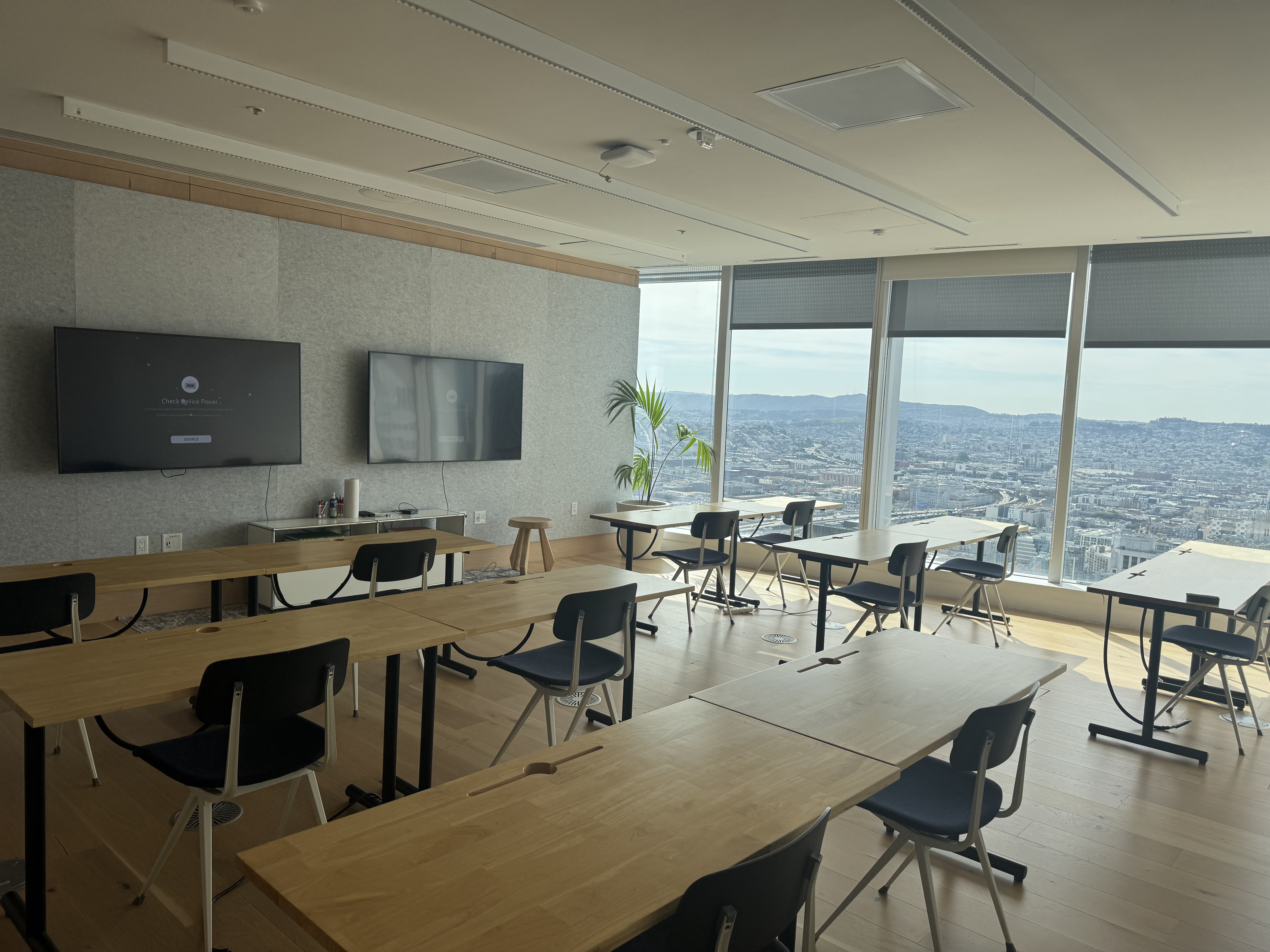 Classroom space listing on ClassZ
